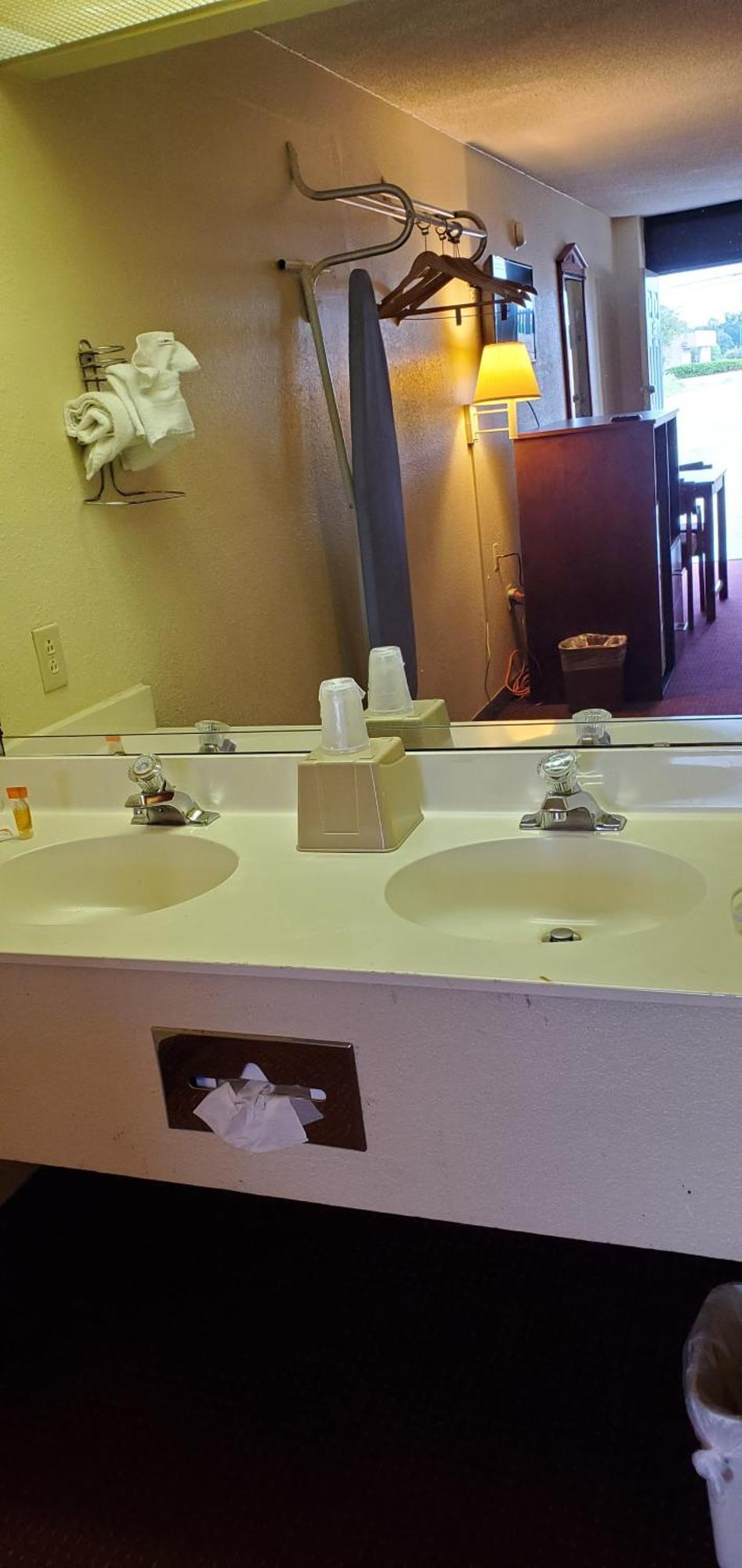 Conway Express Inn Bilik gambar